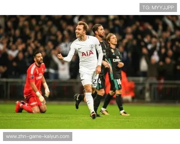 皇马长传被破解，外围支援严重不足