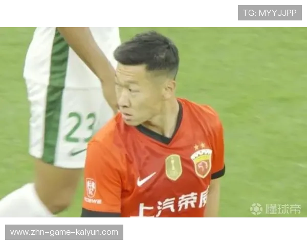 突破与传承：上海海港前锋李明突破助攻，徐新射门建功